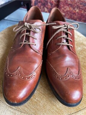 Classic women’s Brown Leather Wingtip Oxford Shoes
